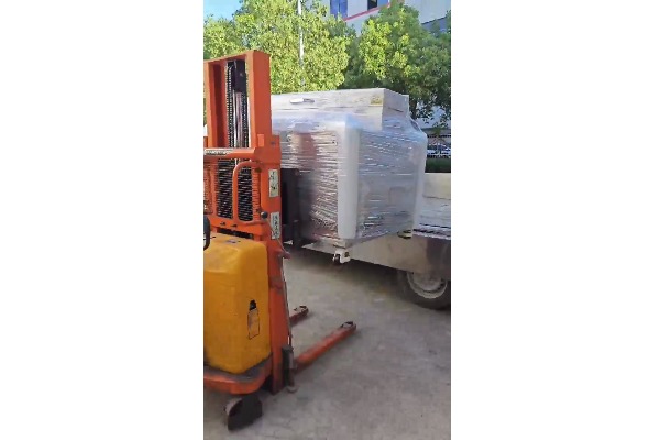 -150℃超低溫冷凍機設備現場實拍及出廠發貨視頻