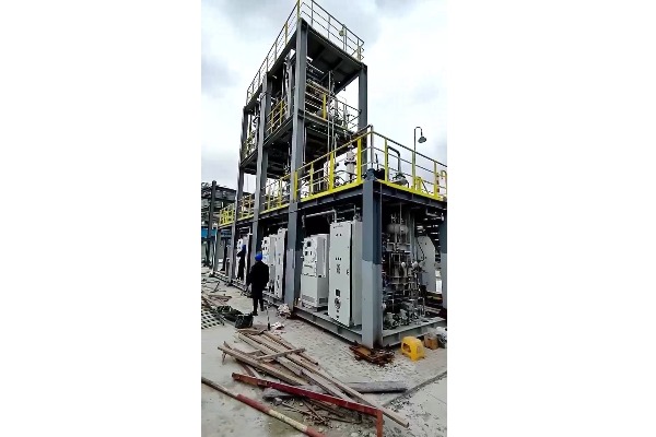 煉化設備專用CT4防爆加熱控溫系統安裝完成即將投入使用